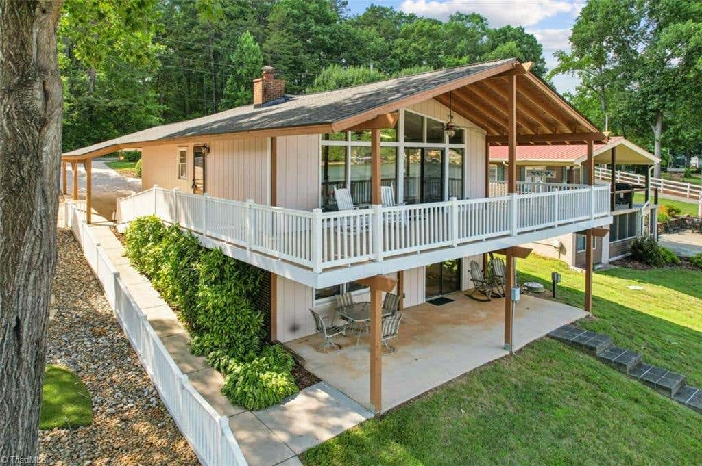 Photo of 918 Pinehaven Drive, New London, NC 28127 (MLS # 1225464)