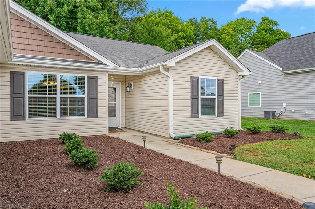 Photo of 2848 Barksdale Drive, Haw River, NC 27258 (MLS # 1237550)