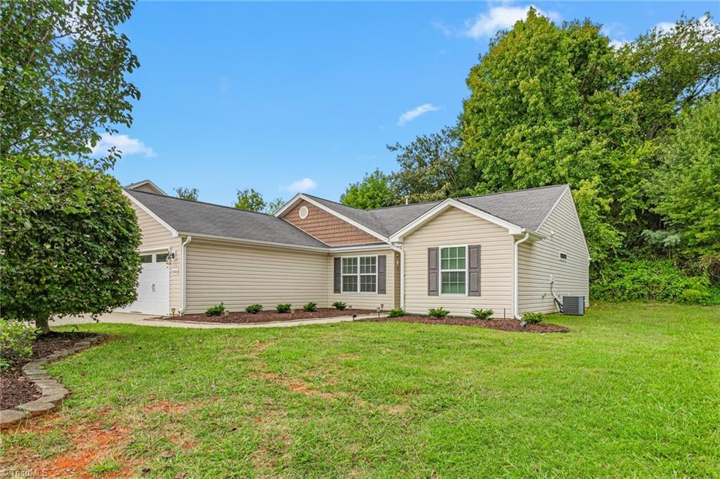 Photo of 2848 Barksdale Drive, Haw River, NC 27258 (MLS # 1237550)
