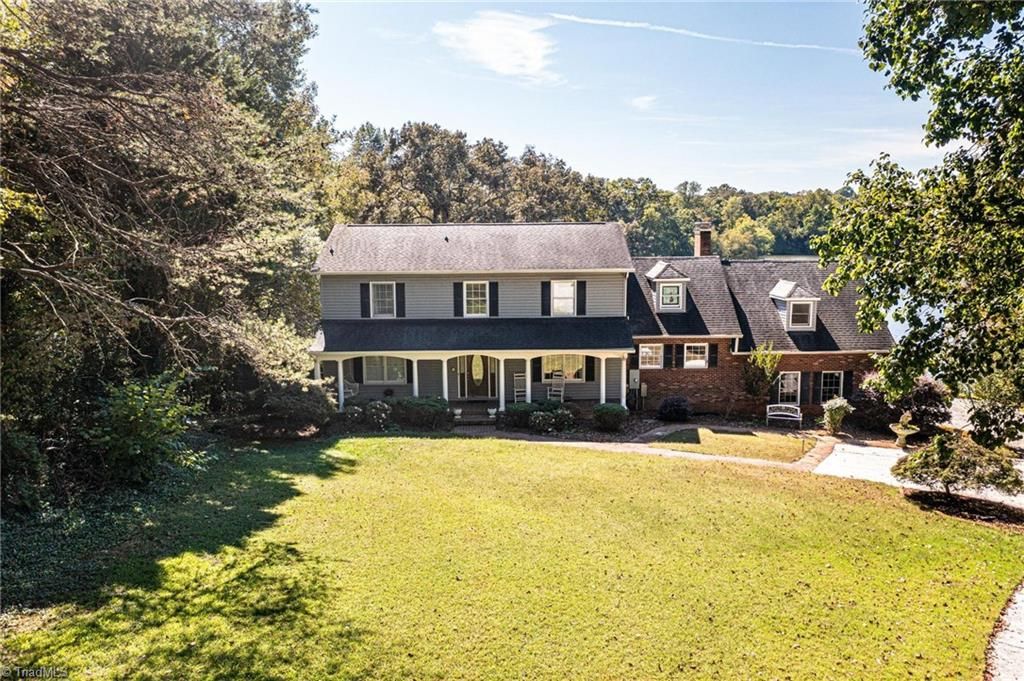 Photo of 10 Riverview Circle, Granite Falls, NC 28630 (MLS # 1198789)
