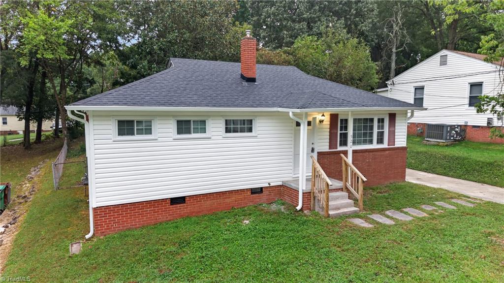 Photo of 520 Ashburn Street, High Point, NC 27260 (MLS # 1236498)