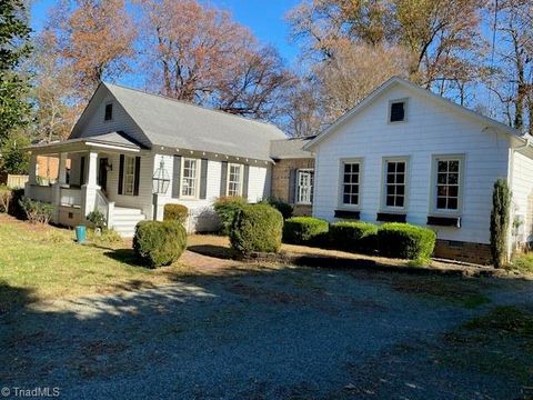 Homes For Sale - 705 S Fifth Street<br/> Mebane, NC 27302