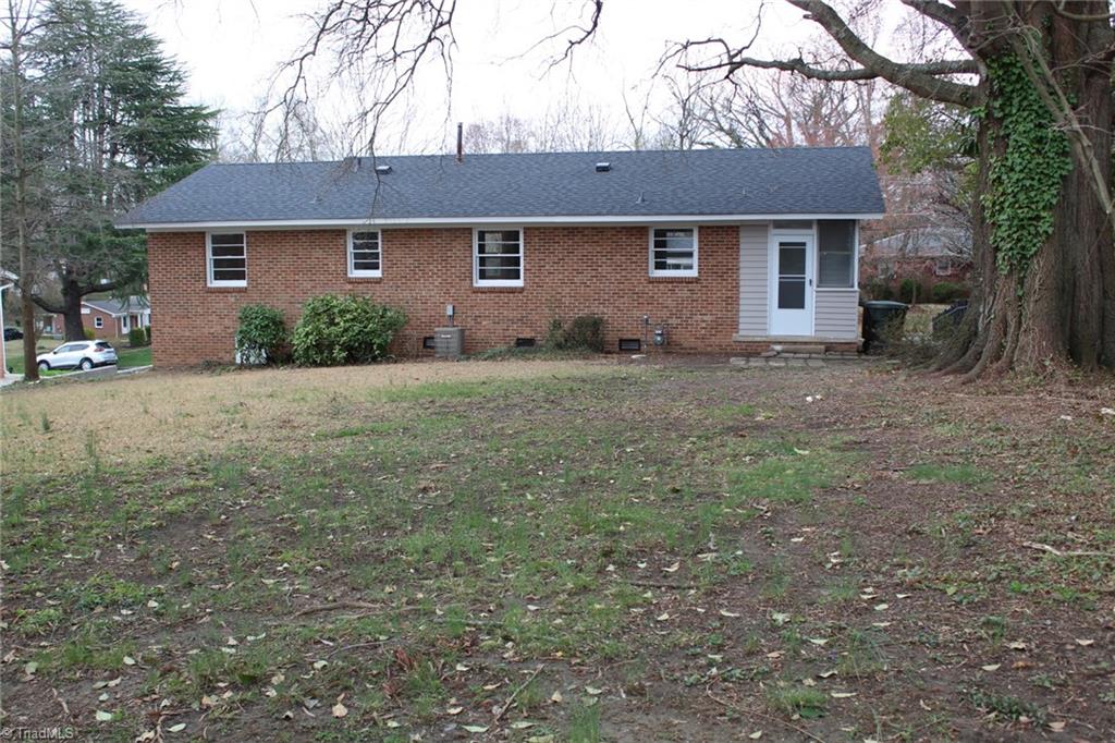 Photo 3 of 14 of 2202 Woodberry Drive house
