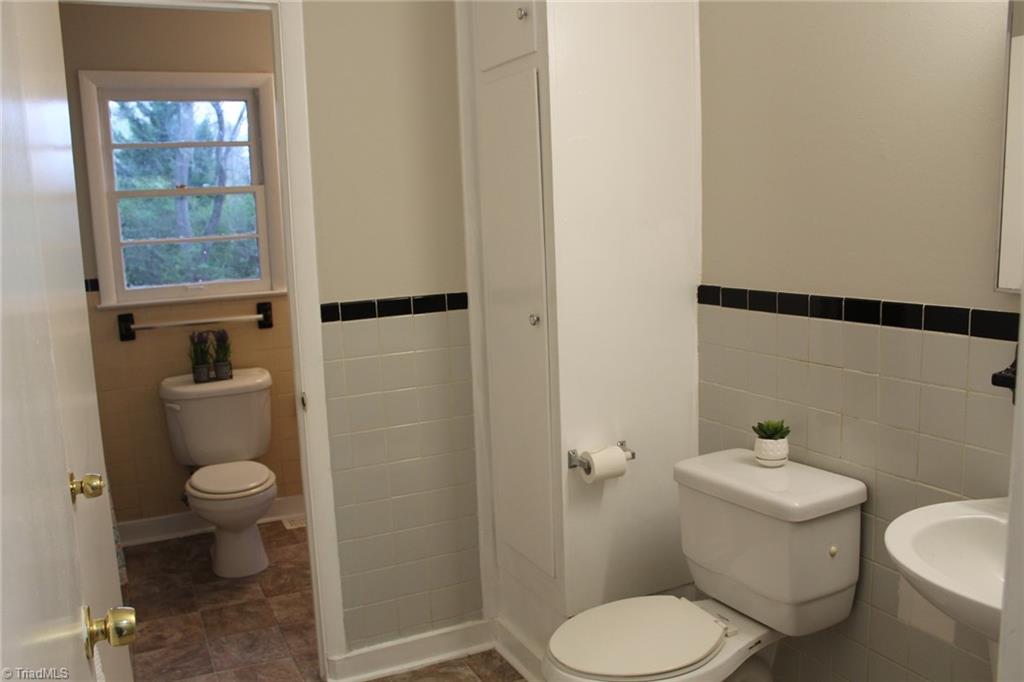 Photo 14 of 14 of 2202 Woodberry Drive house
