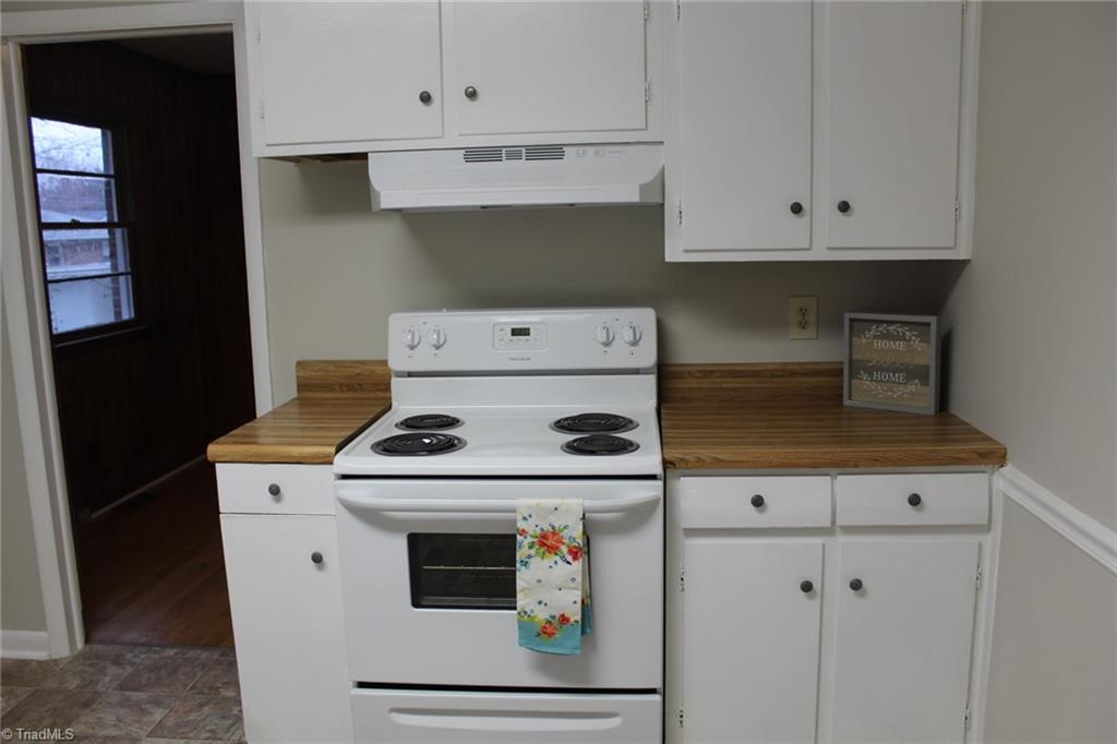 Photo 5 of 14 of 2202 Woodberry Drive house