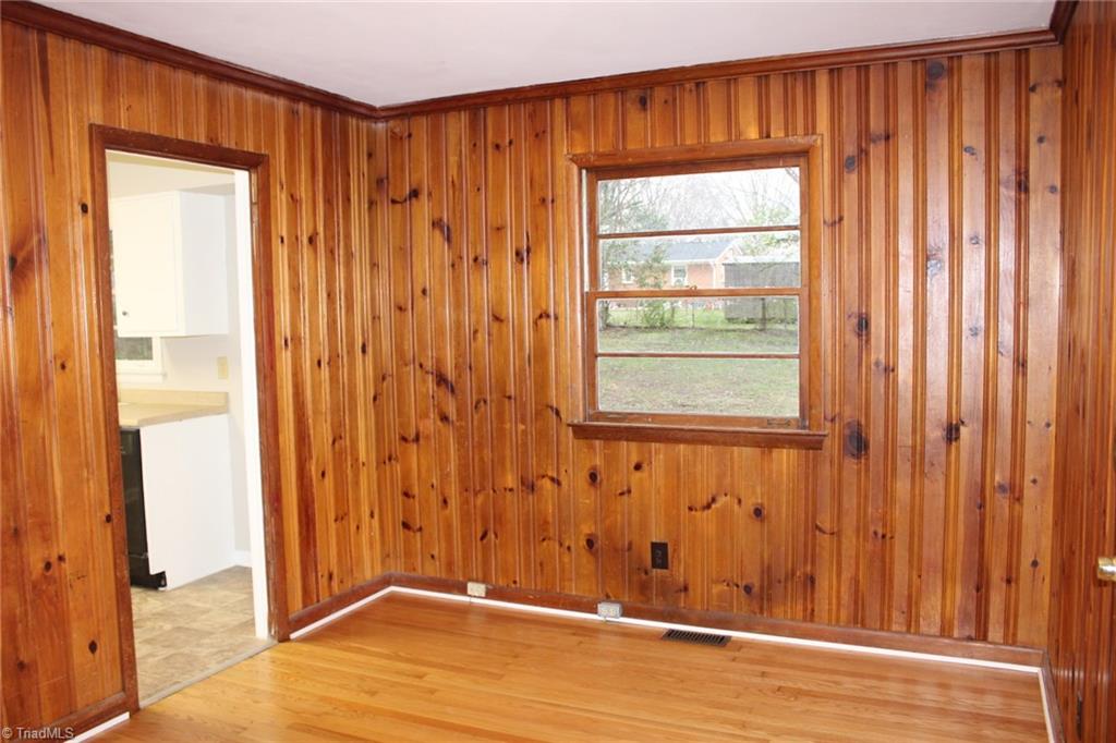Photo 8 of 14 of 2202 Woodberry Drive house