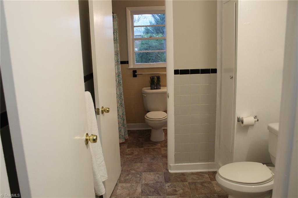Photo 13 of 14 of 2202 Woodberry Drive house