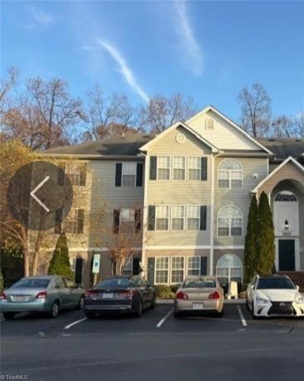 Photo of 2600 Pennoak Way #H, Greensboro, NC 27407 (MLS # 1226764)
