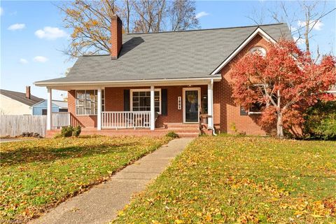 A home in Mount Airy