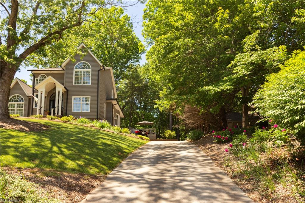 2122 Hawthorne Lane, Wilkesboro, North Carolina image 2