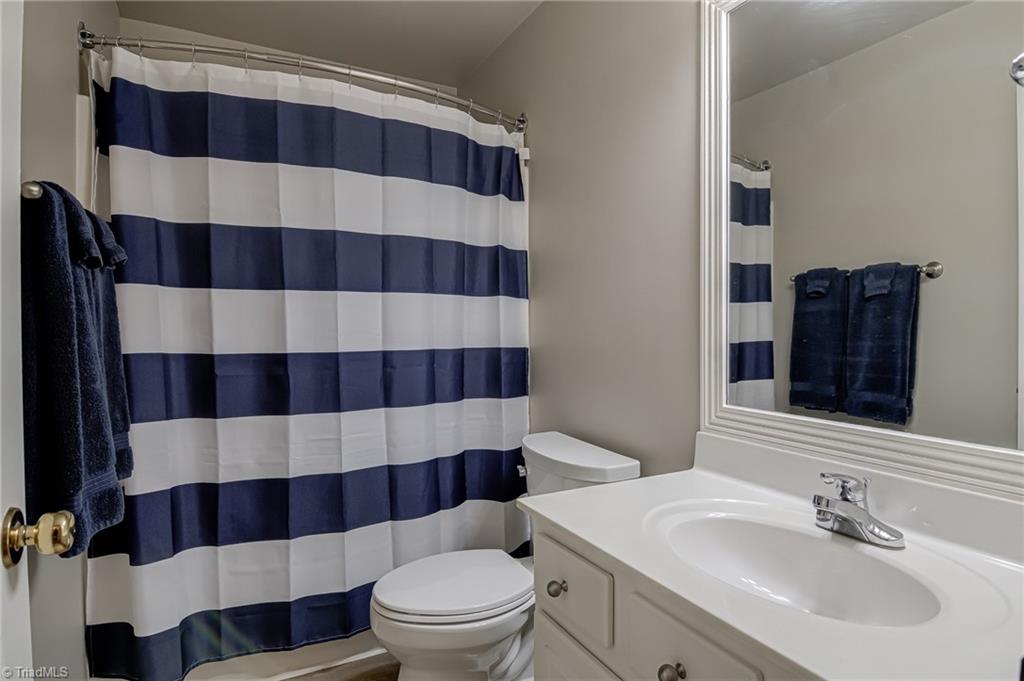 Winston-Salem, North Carolina 27106, United States, 3 Bedrooms Bedrooms, ,2 BathroomsBathrooms,Residential,Pending,15060