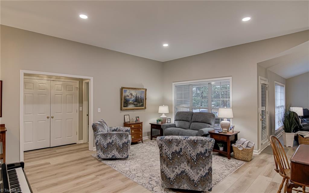 Winston-Salem, North Carolina 27106, United States, 3 Bedrooms Bedrooms, ,2 BathroomsBathrooms,Residential,Pending,15060