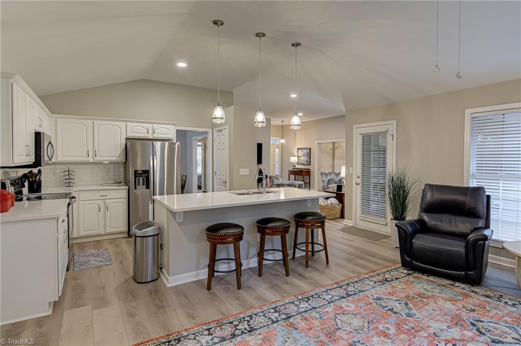 Winston-Salem, North Carolina 27106, United States, 3 Bedrooms Bedrooms, ,2 BathroomsBathrooms,Residential,Pending,15060