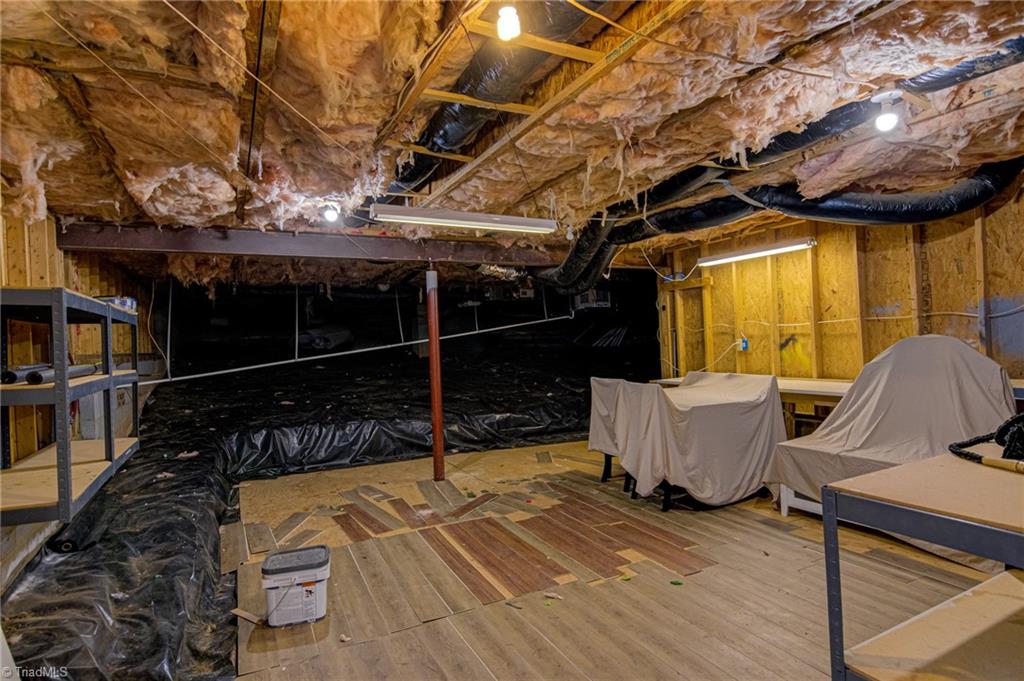 Winston-Salem, North Carolina 27106, United States, 3 Bedrooms Bedrooms, ,2 BathroomsBathrooms,Residential,Pending,15060