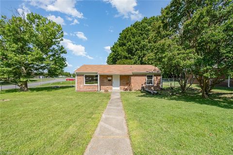 1118 Ashe Street Greensboro NC 27406