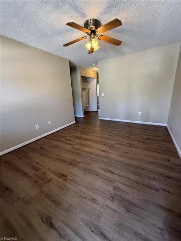 1008 Westbrook Court, photo 3 of 10