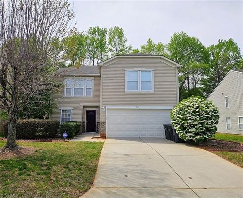 Homes For Sale - 2514 Renard Road<br/> Greensboro, NC 27406
