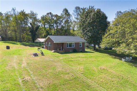 A home in Mount Airy