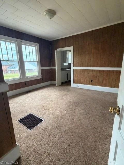 412 Fife Street, photo 4 of 15