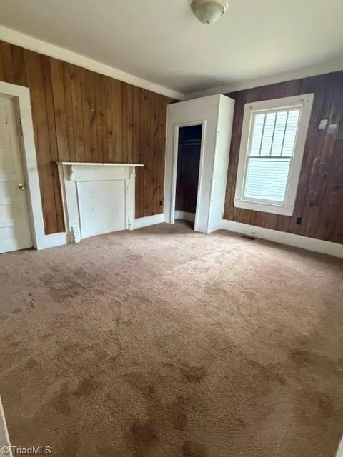 412 Fife Street, photo 3 of 15