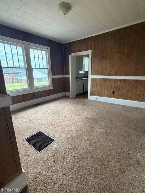412 Fife Street, photo 5 of 15