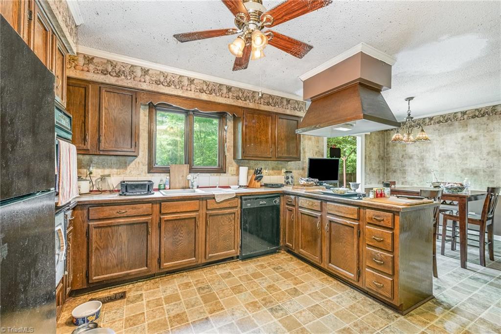 Photo 9 of 26 of 1831 Neelley Road house