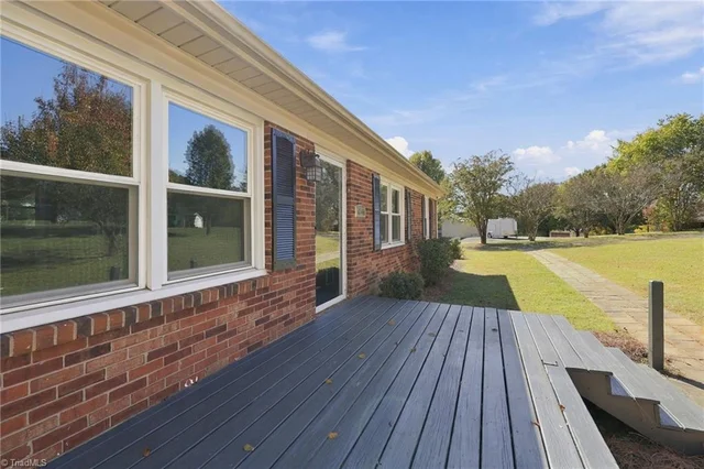 4228 Valley Circle, photo 5 of 39