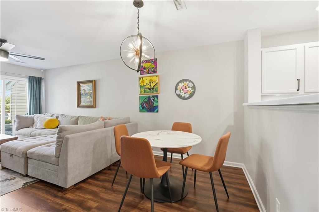 Greensboro, North Carolina 27410, United States, 2 Bedrooms Bedrooms, ,3 BathroomsBathrooms,Residential,Active,233570