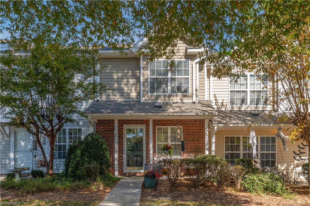 Greensboro, North Carolina 27410, United States, 2 Bedrooms Bedrooms, ,3 BathroomsBathrooms,Residential,Active,233570