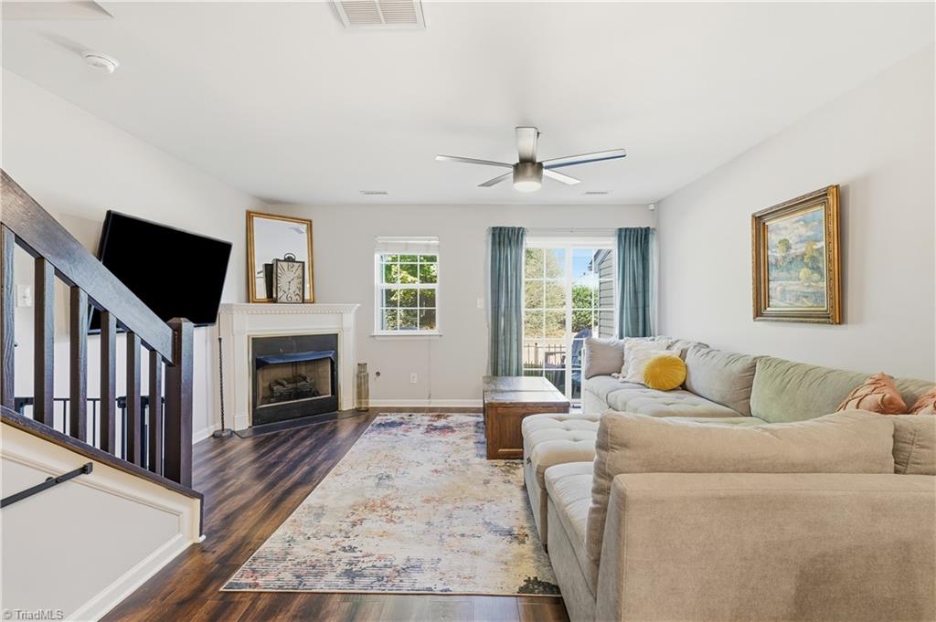 Greensboro, North Carolina 27410, United States, 2 Bedrooms Bedrooms, ,3 BathroomsBathrooms,Residential,Active,233570