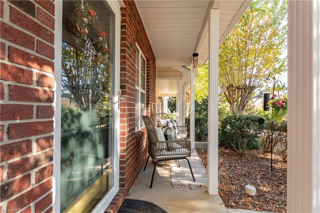 Greensboro, North Carolina 27410, United States, 2 Bedrooms Bedrooms, ,3 BathroomsBathrooms,Residential,Active,233570