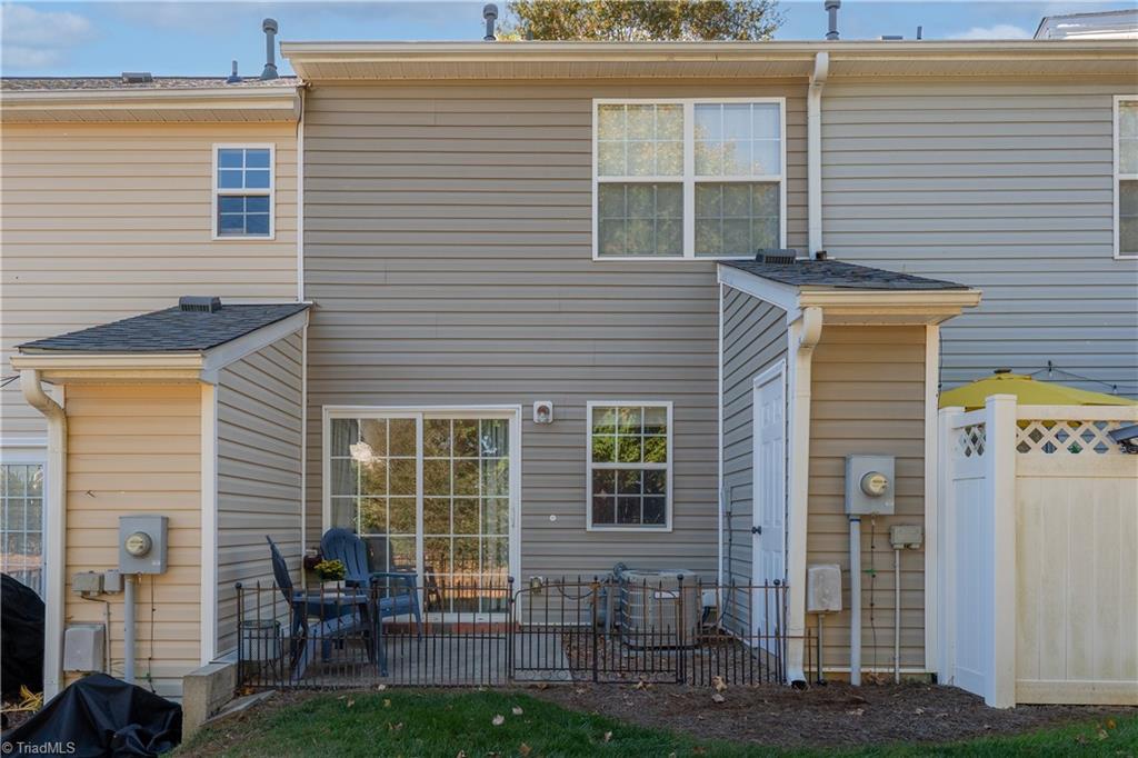 Greensboro, North Carolina 27410, United States, 2 Bedrooms Bedrooms, ,3 BathroomsBathrooms,Residential,Active,233570