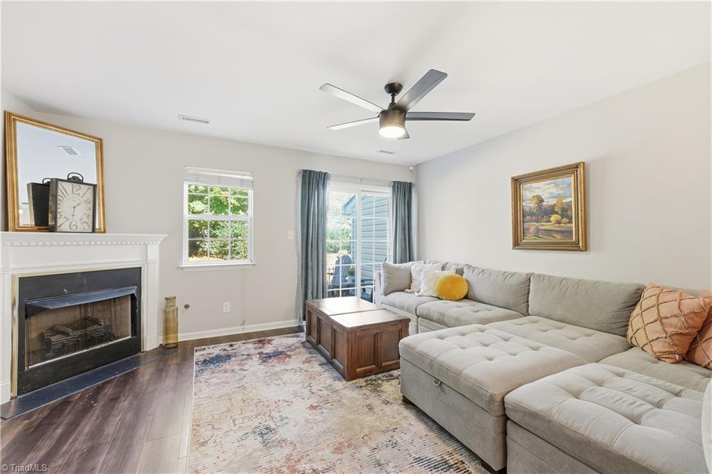 Greensboro, North Carolina 27410, United States, 2 Bedrooms Bedrooms, ,3 BathroomsBathrooms,Residential,Active,233570