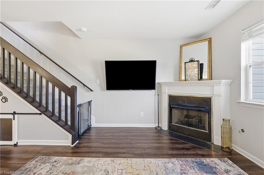 Greensboro, North Carolina 27410, United States, 2 Bedrooms Bedrooms, ,3 BathroomsBathrooms,Residential,Active,233570