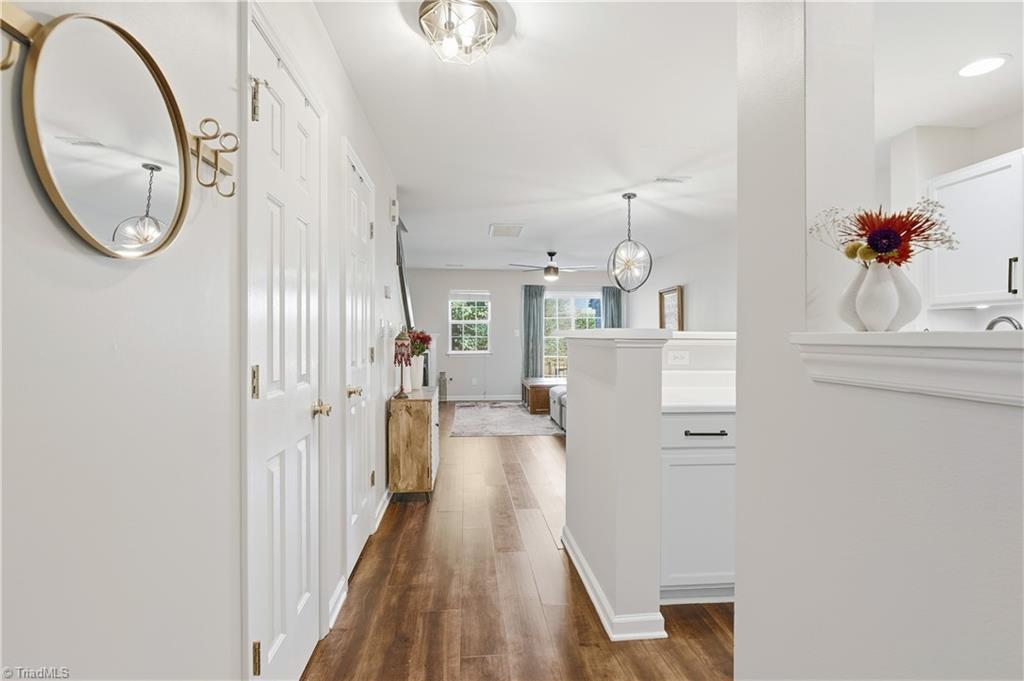 Greensboro, North Carolina 27410, United States, 2 Bedrooms Bedrooms, ,3 BathroomsBathrooms,Residential,Active,233570