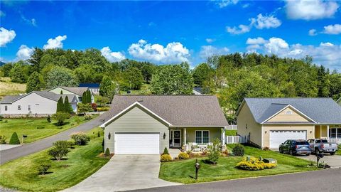 Homes For Sale - 209 W Evergreen Street<br/> Ashe County, West Jefferson, NC 28694