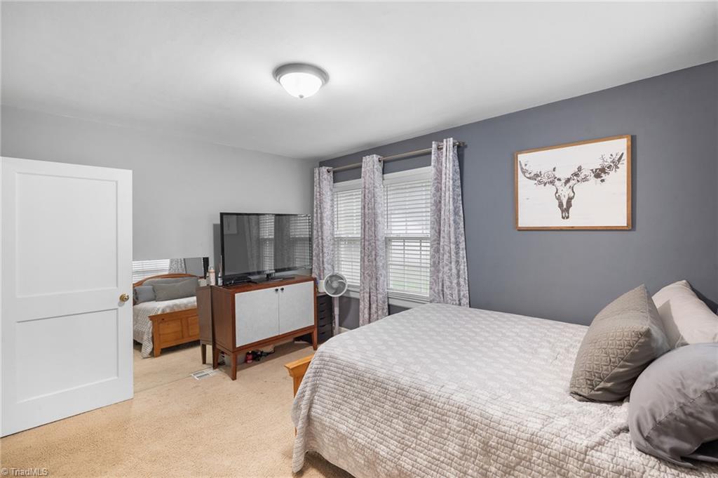 Winston-Salem, North Carolina 27127, United States, 2 Bedrooms Bedrooms, ,2 BathroomsBathrooms,Residential,Pending,136096