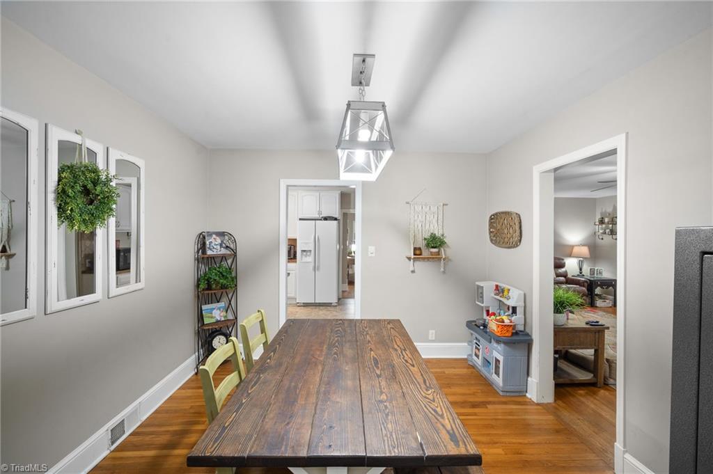 Winston-Salem, North Carolina 27127, United States, 2 Bedrooms Bedrooms, ,2 BathroomsBathrooms,Residential,Pending,136096