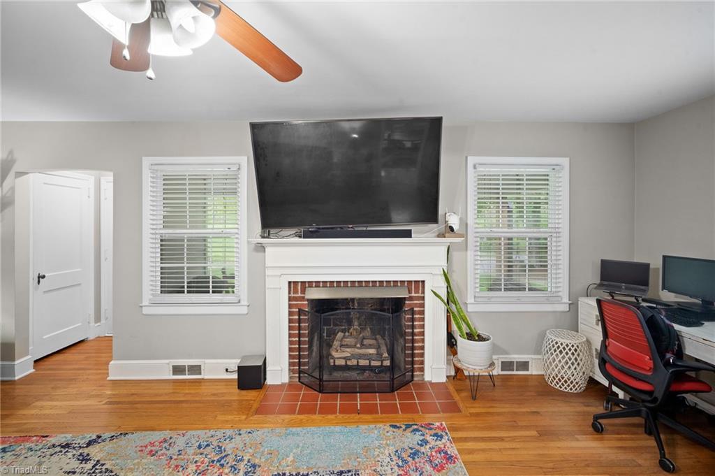 Winston-Salem, North Carolina 27127, United States, 2 Bedrooms Bedrooms, ,2 BathroomsBathrooms,Residential,Pending,136096