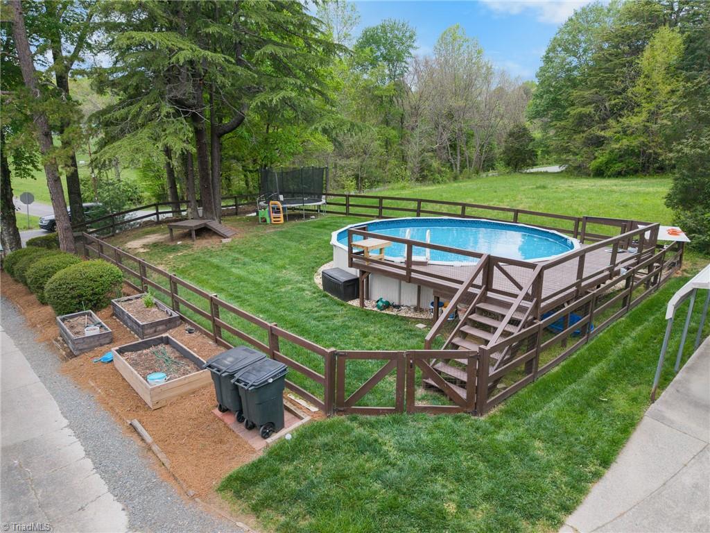 Winston-Salem, North Carolina 27127, United States, 2 Bedrooms Bedrooms, ,2 BathroomsBathrooms,Residential,Pending,136096