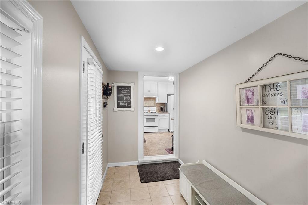 Winston-Salem, North Carolina 27127, United States, 2 Bedrooms Bedrooms, ,2 BathroomsBathrooms,Residential,Pending,136096