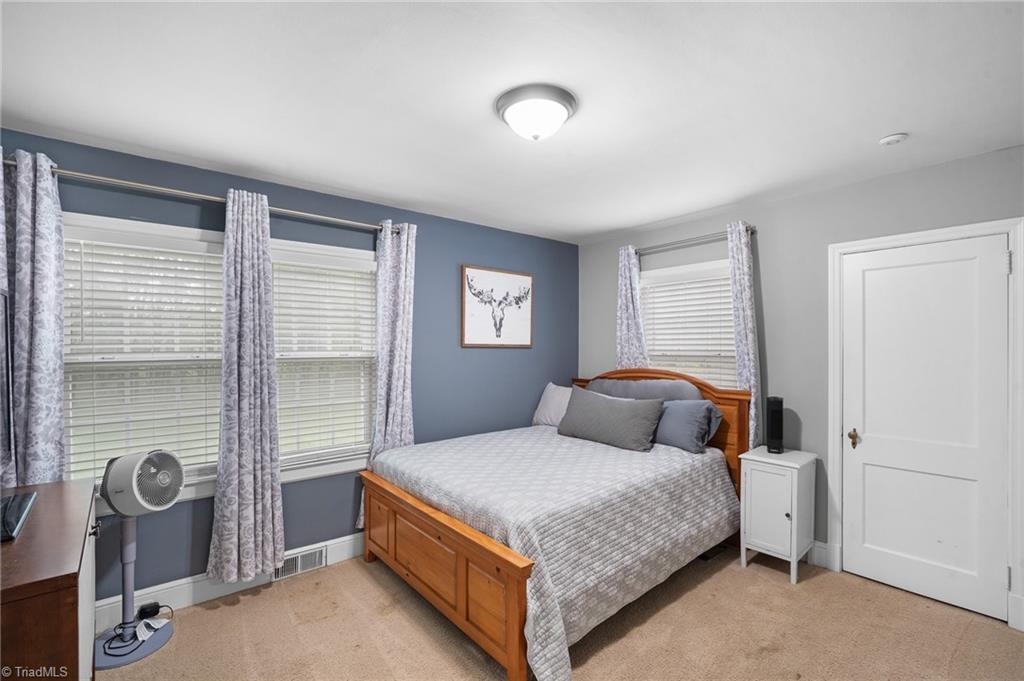 Winston-Salem, North Carolina 27127, United States, 2 Bedrooms Bedrooms, ,2 BathroomsBathrooms,Residential,Pending,136096