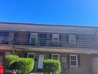 340 S Cherry Street Unit B, photo 1 of 7