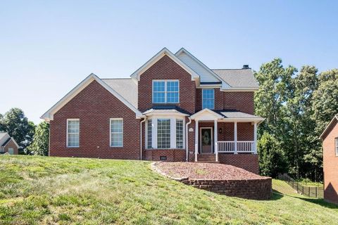 Homes For Sale - 390 Beech Ridge Road<br/> Davidson County, Thomasville, NC 27360