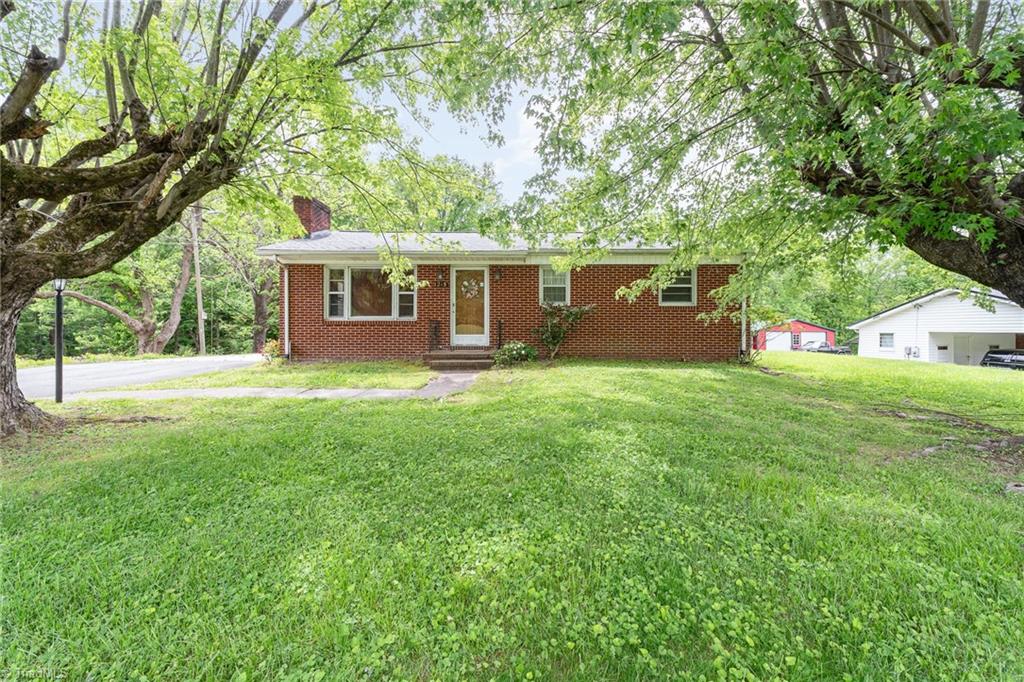 215 Mcbride Road, Mount Airy, North Carolina image 3