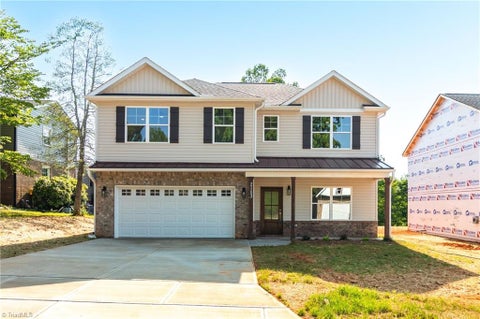 Homes For Sale - 2109 Medhurst Drive<br/> Greensboro, NC 27410