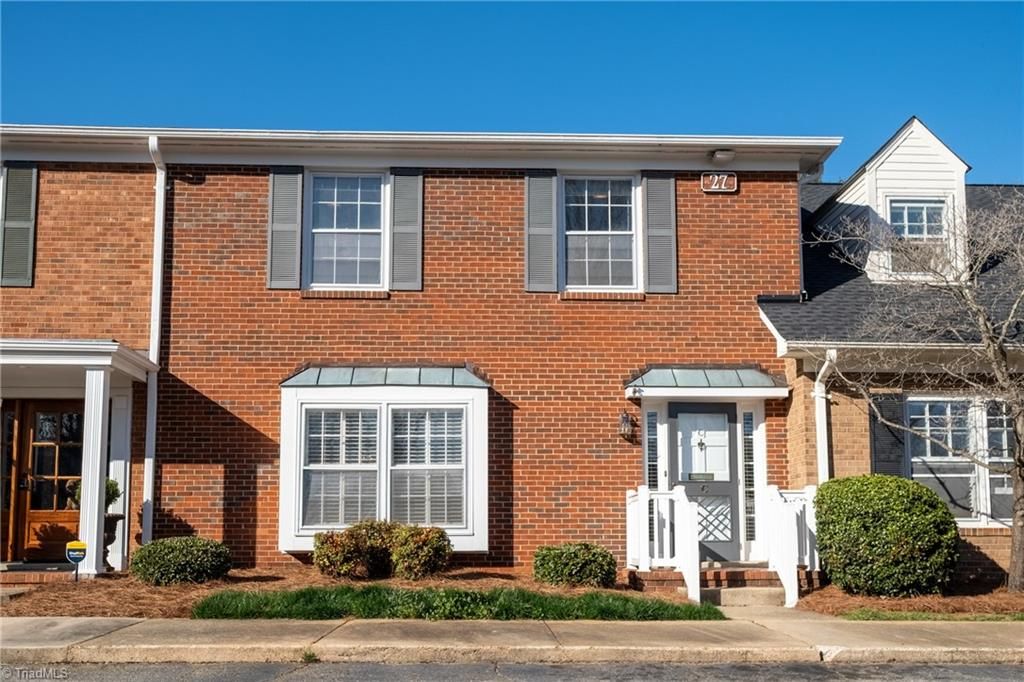 Photo of 27 Fountain Manor Drive, Greensboro, NC 27405 (MLS # 1212239)