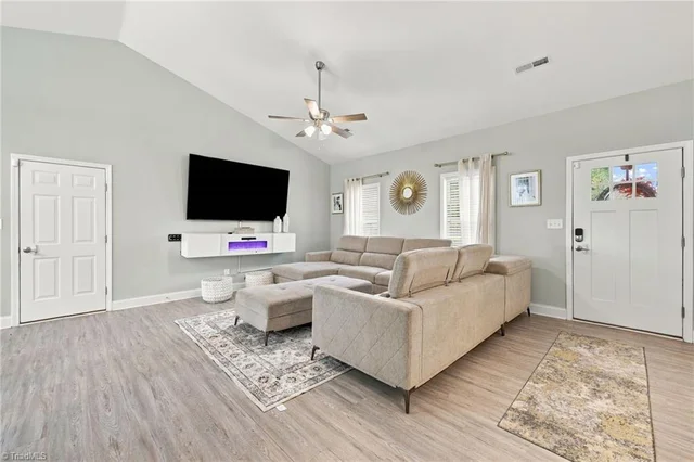 103 Hazy Lane, photo 4 of 38