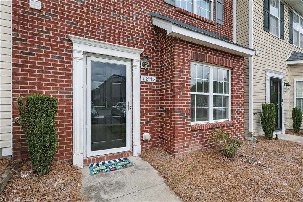 Photo of 1852 Olivers Crossing Circle, Winston-Salem, NC 27127 (MLS # 1181455)