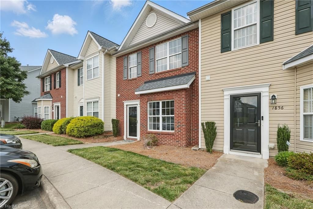 Photo of 1852 Olivers Crossing Circle, Winston-Salem, NC 27127 (MLS # 1181455)